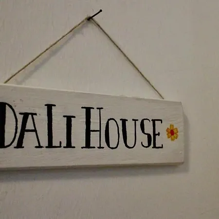 Dali House Apartment *